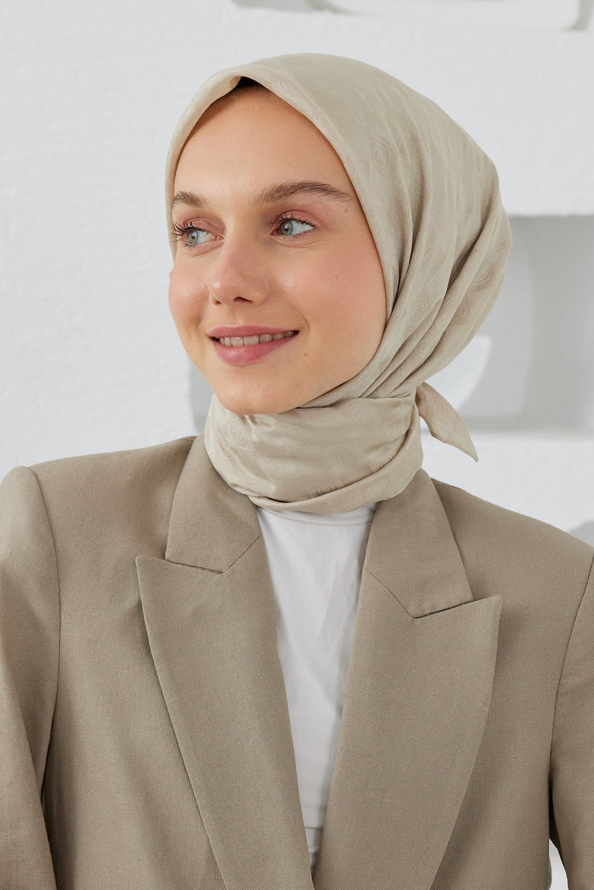 Dama Desen Eşarp - Bej