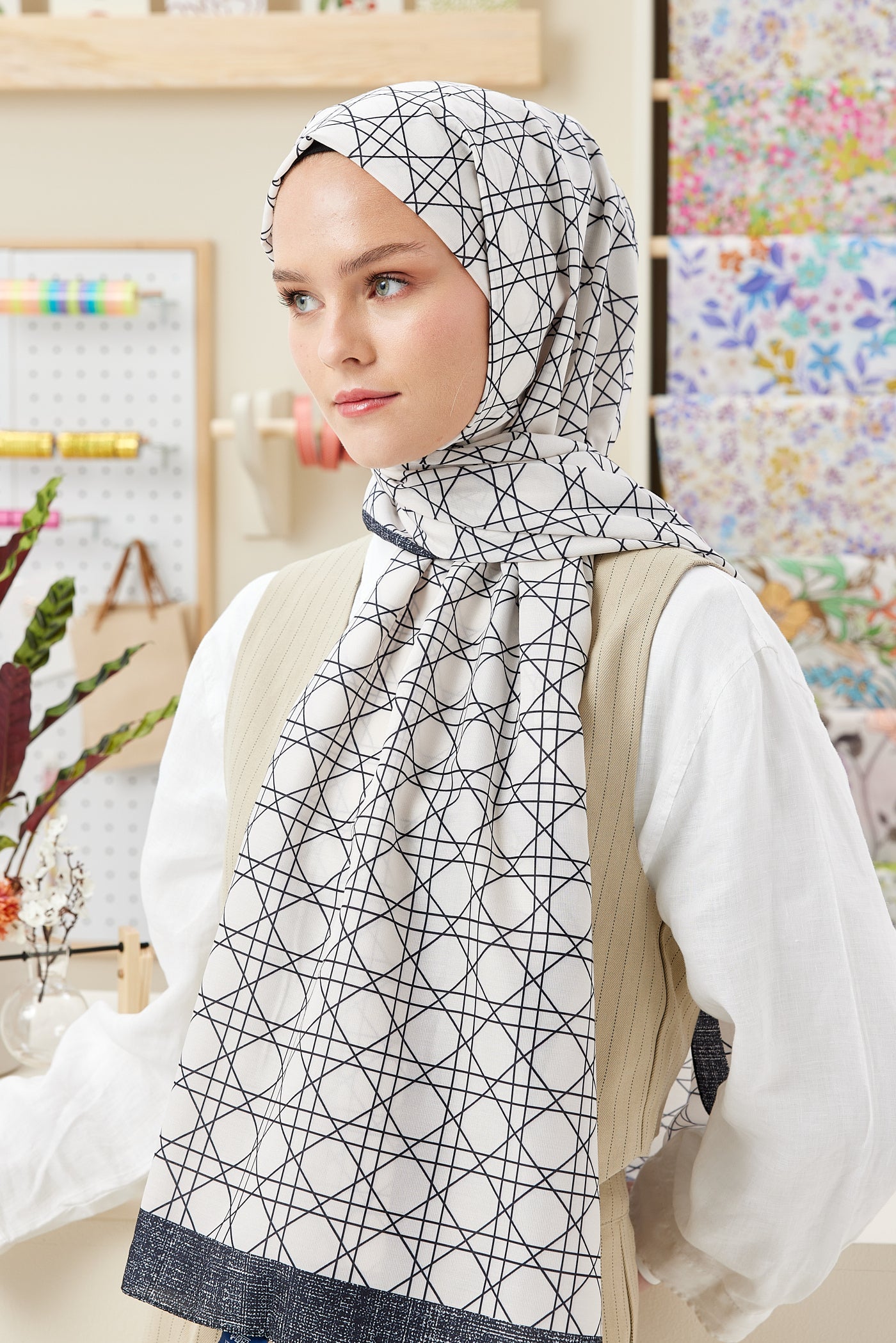 Pro Line Geometric Desen Şal - Beyaz