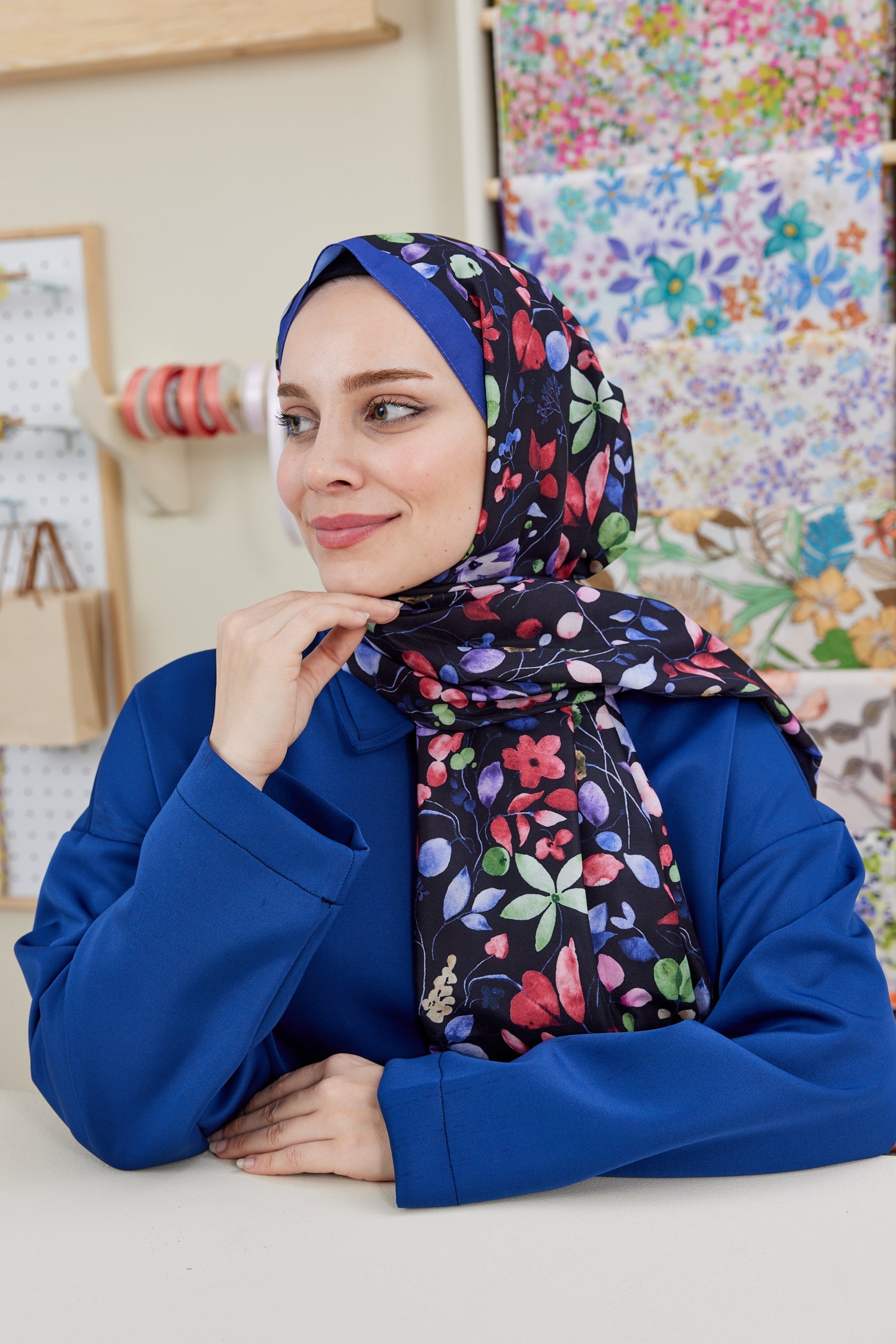 Pro Line Mimosa Desen Şal - Kırmızı - Siyah